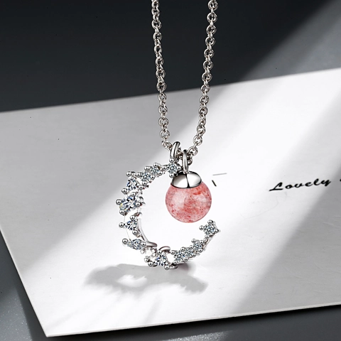 Collier Pendentif Lune En Cuivre Avec Cristal Fraise Rose Et Zircon Blanc Bijoux Romantiques Élégants Pour Femmes