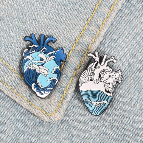 Künstlerische Anatomische Herz Emaille Pin Meereswelle Wal Design Legierung Brosche Persönlichkeit Abzeichen Schmuck Für Kleidung