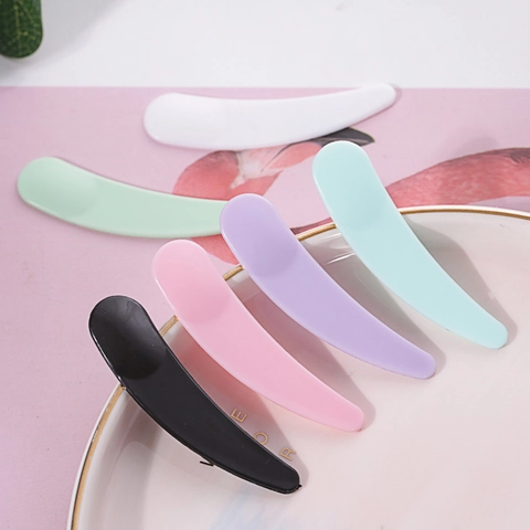Facial Mask Spatula Crescent Shaped PP Plastic Cosmetic Cream Scoop DIY Skin Care Tools Application Makeup Accessories