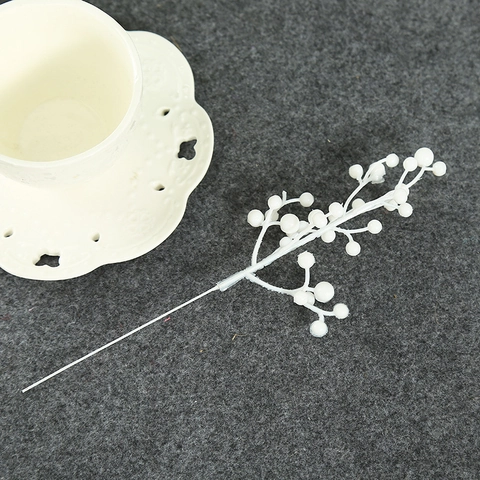 Künstliche Weihnachts Kiefernzweige Grünpflanzen Stiele Für DIY Kranz Girlande Dekoration Weiße Beeren Plastik Tannennadeln