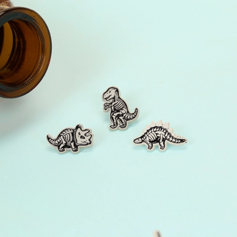 Dinosaur Skeleton Fossil Enamel Pin Black White Zinc Alloy Brooch Gothic Punk Jewelry For Backpack Clothing Accessories