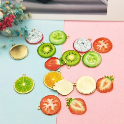 Ciondoli A Fette Di Frutta In Lega E Smalto Forme Fragola Pomodoro Cetriolo Pendenti Colorati Per Creazione Gioielli Fai Da Te