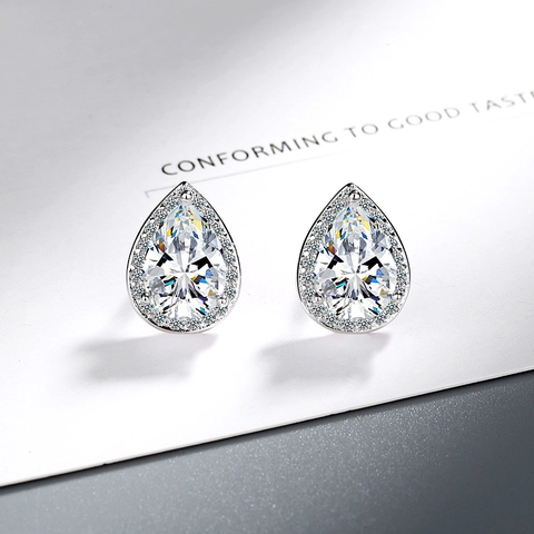Eleganti Orecchini a Bottone in Zirconia a Goccia d'Acqua per Donna Rame Argentato Cristallo Halo Orecchini Gioielli di Moda