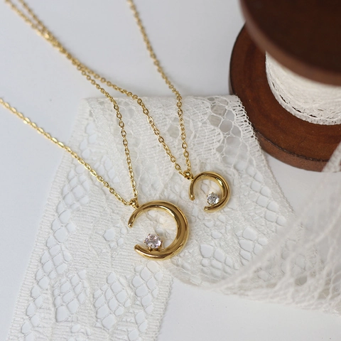 Halssnoer Met Halve Maan Hanger 18K Verguld 316L Roestvrij Staal Zirkoon Minimalistische Elegante Sleutelbeenhalsketting Sieraden