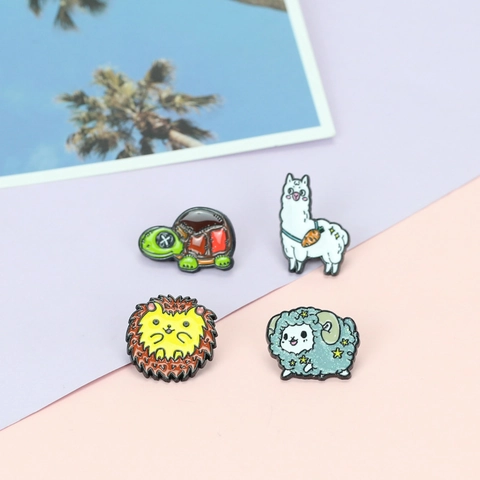 Broche de Aleación de Esmalte de Animales de Dibujos Animados Alpaca Tortuga Erizo Oveja Insignias de Brillo para Ropa Bolsos