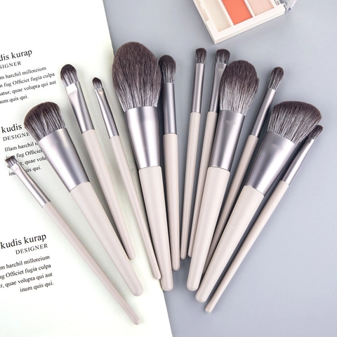 Professional Makeup Brushes Synthetic Fiber Bristles Soft Wooden Handle Metal Ferrule Face Eye Shadow Foundation Powder Blending