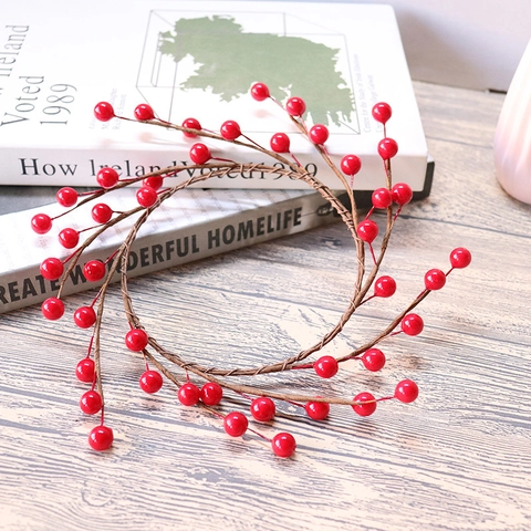 Artificial Red Berry Wreath PE Foam Plastic Iron Wire Handcrafted For Christmas Wedding Home Table Decoration Rustic Style