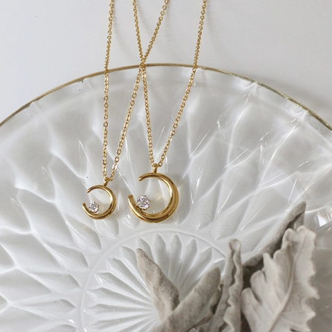 Halssnoer Met Halve Maan Hanger 18K Verguld 316L Roestvrij Staal Zirkoon Minimalistische Elegante Sleutelbeenhalsketting Sieraden