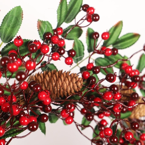 Künstlicher Weihnachts Kranz Mit Roten Beeren Großen Tannenzapfen Grünen Blättern Für Haustür Wandbehang Feiertags Dekoration