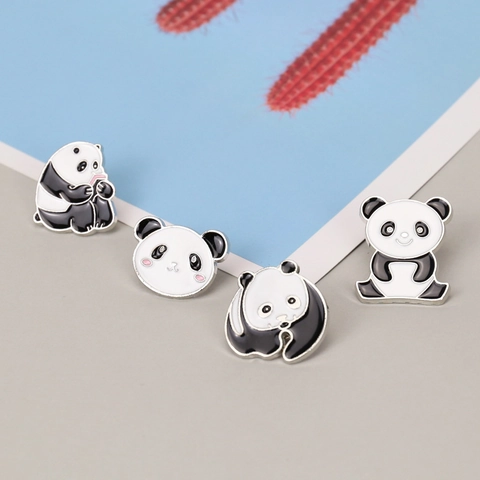 Simpatica Spilla Panda Pin Lega Di Zinco Smalto Cartone Animato Animale Risvolto Distintivo Kawaii Decorazione Vestiti Per Zaino Cappello