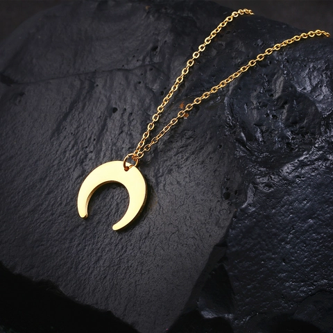 Crescent Moon Pendant Necklace Titanium Steel 18K Gold Plated Simple Chic Jewelry For Women Elegant Fashion Accessory