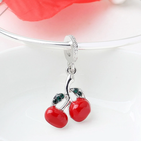 Legierung Roter Kirsch-Anhänger Mit Emaille Und Grünen Strassblättern Versilberte Fruchtperle Für DIY-Schmuck
