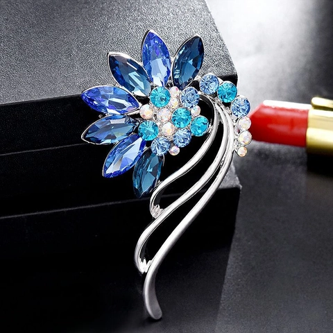 Elegant Alloy Rhinestone Brooch Pins For Women Fashion Flower Feather Design Crystal Corsage For Clothing Dress Accessory Jewelry