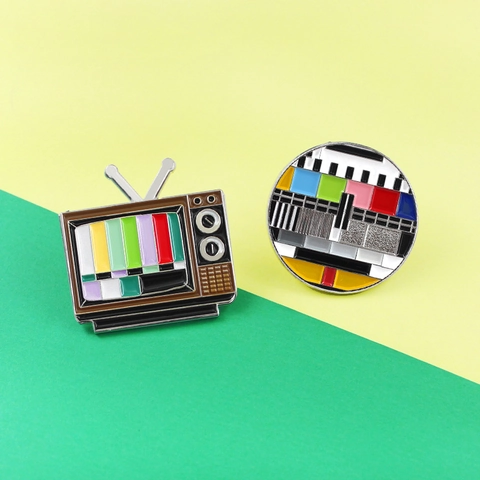 Spilla Smaltata Televisore Vintage Scheda Test Segnale Pin Retro Lega Distintivo Colorato Accessorio Gioielli Unisex Ornamento Moda