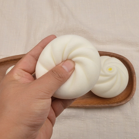 Jouet Squishy Brioche Vapeur Simulation PU Rebond Lent Soulagement Du Stress Jouet À Presser Pour Jeux D'imitation Modèle Alimentaire Décor
