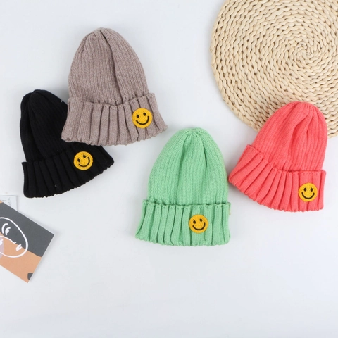 Kids Knitted Beanie Acrylic Warm Winter Hat With Smile Patch Ribbed Cuffed Cap For Boys And Girls