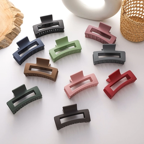 Matte Hair Claw Clip Large Acrylic Hollow Rectangular Geometric Shark Hairpin Nonslip Headwear For Women Girls