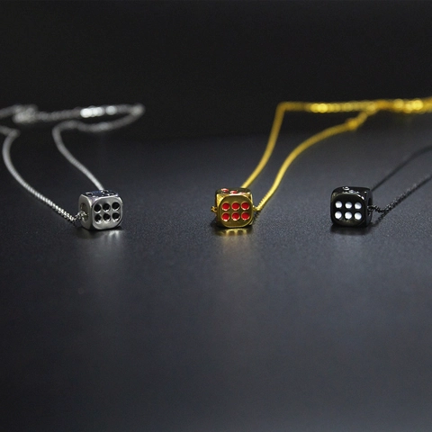 Unisex Hip Hop Titanium Steel Dice Pendant Necklace Lucky Dice Charm With Cross Chain Personalized Jewelry Gift For Men Women