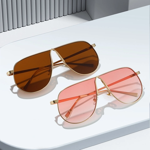 Oversized Aviator Sunglasses Vintage Metal Frame UV400 Protection Fashion Eyewear For Men And Women