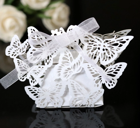 Lasergeschnittene Schmetterling Hochzeit Bonbonschachtel Europäischer Stil Hohlpapier Schokolade Geschenkkarton Mit Band Für Party Dekoration
