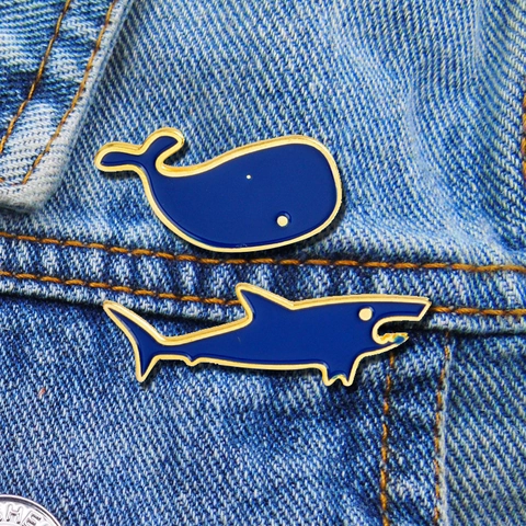 Ocean Animal Enamel Pin Brooch Shark Whale Dolphin Wave Pattern Alloy Lapel Badge For Backpack Denim Jacket Decor Cartoon Style
