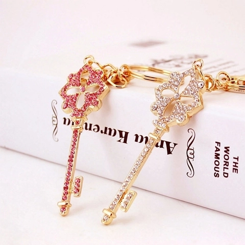 Vintage Zinc Alloy Four Leaf Clover Key Keychain For Women Rhinestone Bag Pendant Fashion Jewelry Accessories Gift