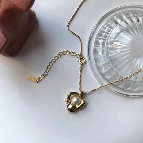 Collar Con Colgante De Pétalos De Flores Plata De Ley S925 Bañado En Oro Con Perla Artificial Redonda Para Mujer Estilo Retro Francés Elegante