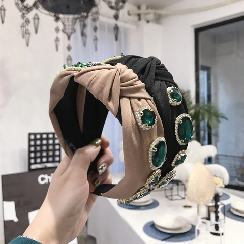 Baroque Vintage Wide Knotted Headband Emerald Faux Gemstone Heavywork Rhinestone Hair Hoop For Women Elegant Accessories