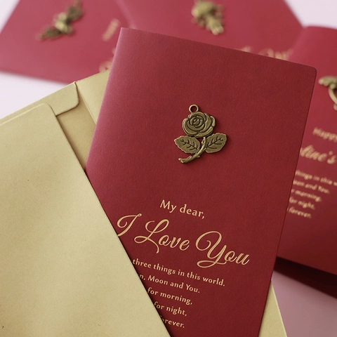 Tarjetas De Felicitación Vintage Papel Especial Estampado En Caliente Dijes De Aleación Sobres Invitaciones Boda Romántica San Valentín