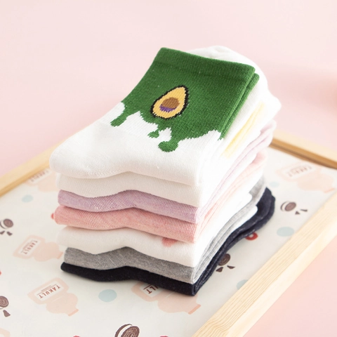 Damen Baumwolle Wadenhohe Socken Japanischer Stil Süße Fruchtstickerei Patchwork Lässige Weiche Atmungsaktive Socken