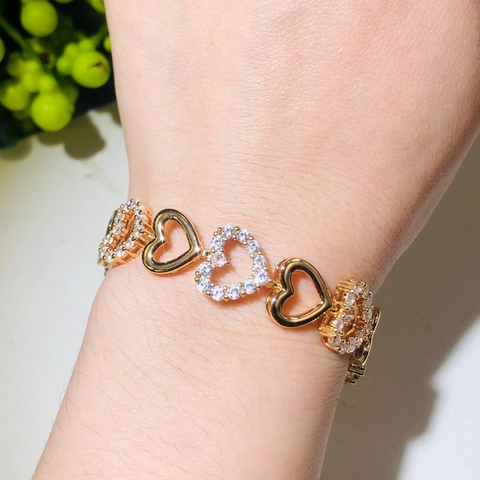 Elegante Bracciale A Cuore Ottone AAA Zircone Cavo Stile Dolce Gioielli Regalo Per Donne Placcato Oro