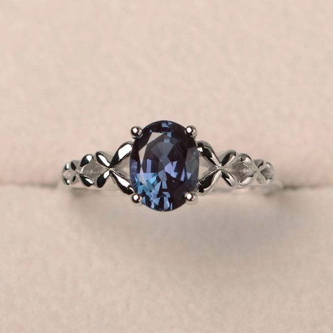 Blue Oval Zircon Ring Vintage Elegant Copper Hollow Leaf Shank Women Engagement Anniversary Jewelry Gift