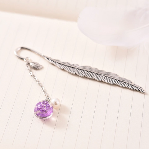 Metal Feather Bookmark With Natural Dried Flower Glass Ball Pendant And Artificial Pearl Vintage Style For Book Lovers