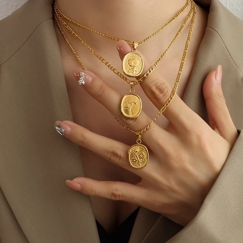 Vintage Gold Plated Stainless Steel Necklace With Oval Flower Relief Pendant And Figaro Chain For Women Fashion