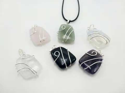 Pendente In Pietra Naturale Avvolto Filo Minimalista Stile Etnico Gioielli Cristallo Di Guarigione Donne Uomini