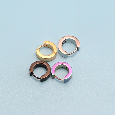 Orecchini a Cerchio Piatto Punk in Acciaio Inossidabile per Uomo Donna Minimalisti Tondi Huggie Fibbia Geometrica Gioielli di Moda