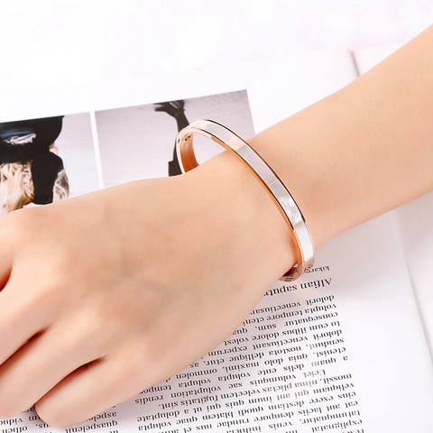 Elegante Bracciale Rigido In Acciaio Inossidabile Intarsio In Conchiglia Bianca Madreperla Minimalista Per Donne Ragazze
