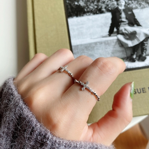 925 Sterling Silber Kreuz Ring Zirkon Knochentextur Verstellbar Minimalistischer Schmuck Für Damen