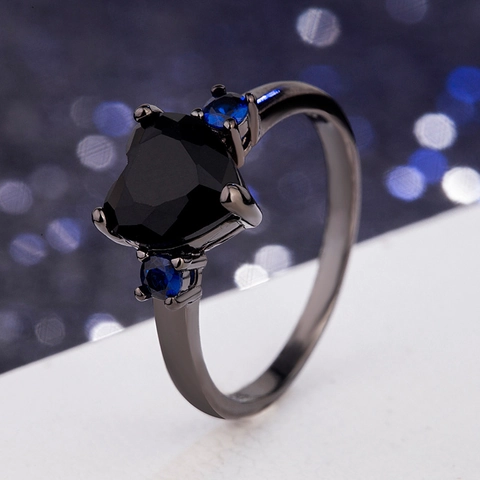 Fashion Copper Heart Ring Black Gemstone Rhinestone Electroplated Gun Black Heart Shaped Ring Jewelry For Women Party Gift