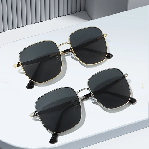Oversized Metal Frame Sunglasses Square Retro Fashion UV Protection Unisex Driving Sunshade Outdoor Eyewear