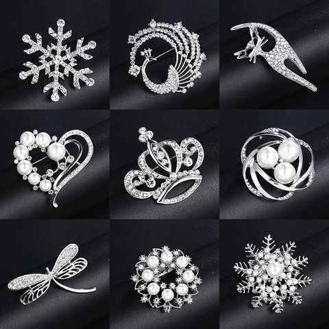 Élégantes Broches En Alliage Strass Künstliche Perles D'imitation Fleur Flocon Forme Animale Vintage Accessoires De Vêtements Pour Femmes