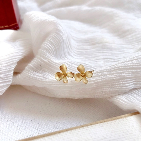 Gardenia Blume Ohrstecker 925 Sterling Silber Stecker Mattgold Gebürstet Floral Süßer Eleganter Schmuck Für Frauen