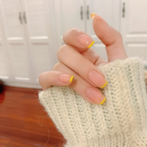 Faux Ongles À Presser French Tip Base Rose Nude Bord Jaune Brillant Carré Ovale Ongles Artificiels Pour Femmes Quotidien