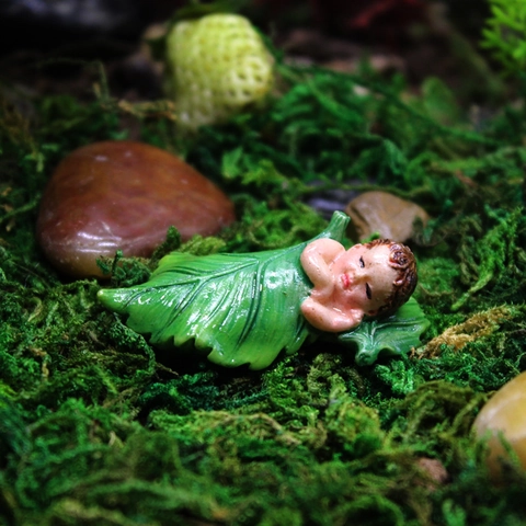 Sleeping Baby In Green Leaf Resin Figurine Flower Fairy Miniature For Garden Succulent Pot Landscape Fairy Decor Ornament