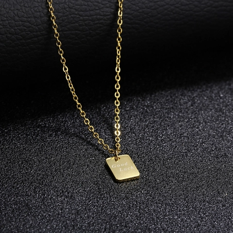 Collana Con Pendente Quadrato Minimalista Good Luck Acciaio Inossidabile Placcato Oro 18K Catena Clavicola Per Donna Gioielli Regalo