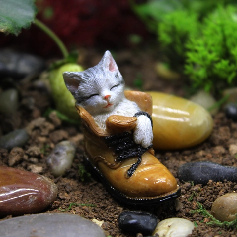 Cute Kitten In Boot Figurine Resin Miniature Cat Statue For Micro Landscape Garden Flower Pot Decoration Desk Ornament