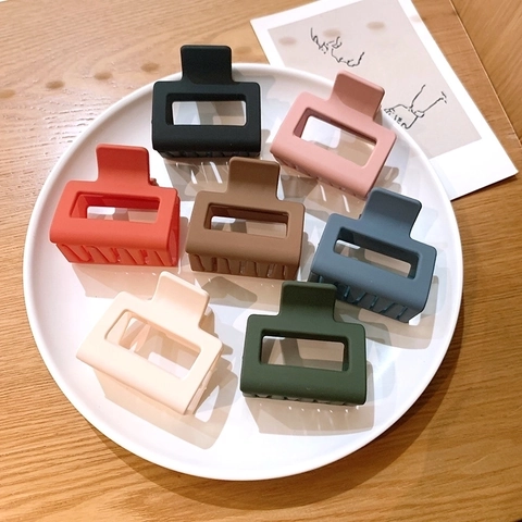 Frosted Square Hair Claw Clip Matte Plastic Hollow Design Geometric Nonslip Hair Catch Barrette Korean Style Accessory
