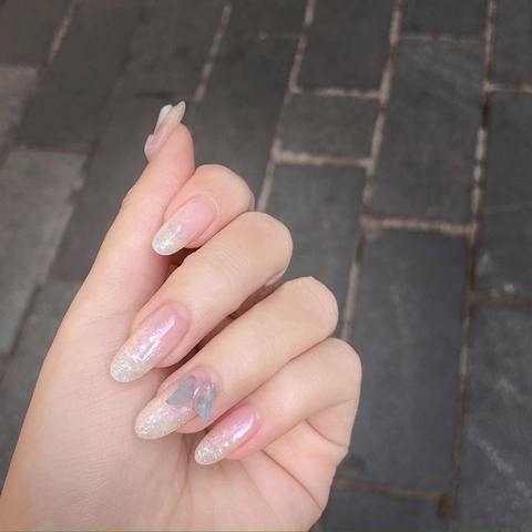 Almond Press On Nails With 3D Resin Butterfly Silver Glitter Gradient Glossy Fake Nails Sweet Manicure For Women