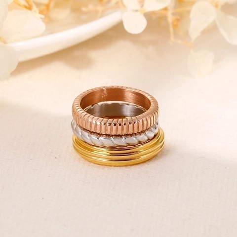 Women Fashion 3-Color Stackable Stainless Steel Rings Gold Silver Rose Gold Electroplated Minimalist Finger Ring Jewelry Gift