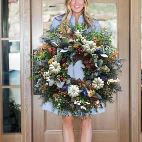 Ghirlanda Autunnale di Eucalipto Con Zucche Bianche Fiori Viola Bacche per Porta d'Ingresso Decorazione da Parete del Ringraziamento